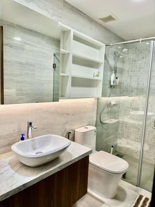 2 Bedroom Luxury Condo In City Central Ho Chi Minh-stad Buitenkant foto